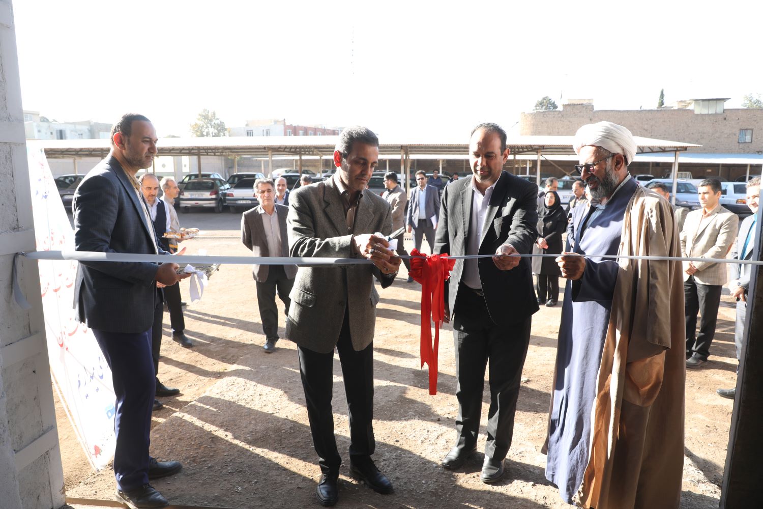 افتتاح و بهره برداری نیروگاه خورشیدی با ظرفیت 45 کیلو وات ساعت در شرکت آب منطقه ای قزوین